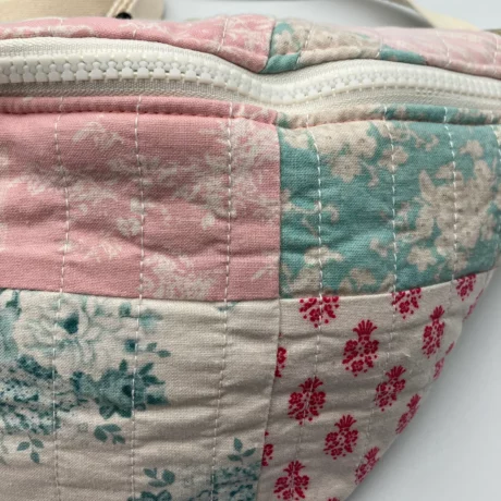 sac-banane-patch-fleuri-1.1